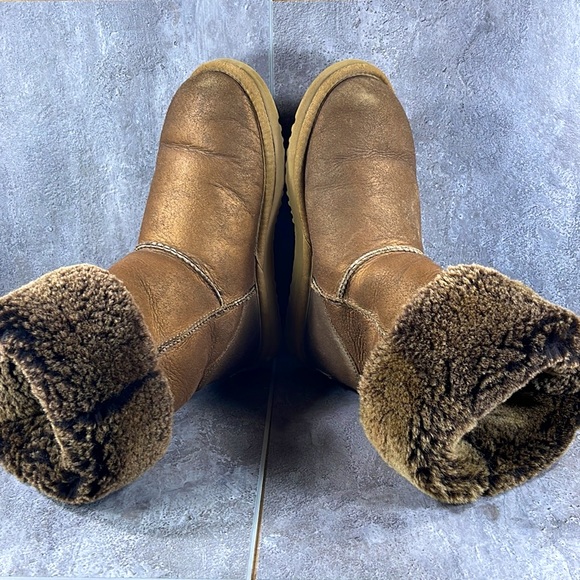 Ugg Classic Boot Rare Bronze Size 6 Leather Sherpa - Picture 5 of 9